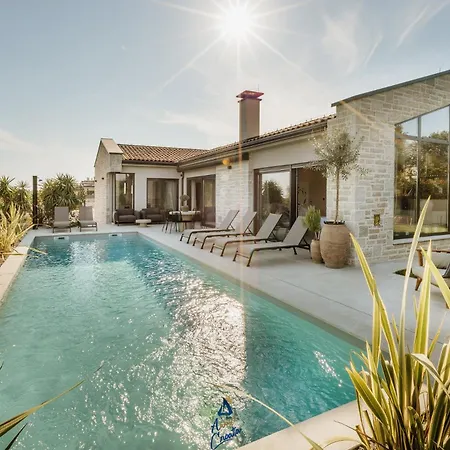 Villa Flores By Awaytocroatia