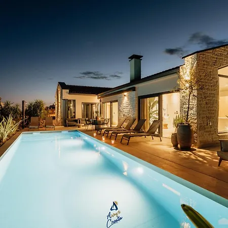 Flores By Awaytocroatia Tar-Vabriga